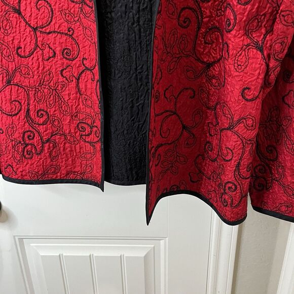 Chicos Size 2 Red Black Embroidered Open Front Jacket Top 100% Silk US L - Picture 3 of 10